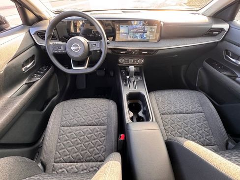 Certified 2025 Nissan Kicks SV image 19