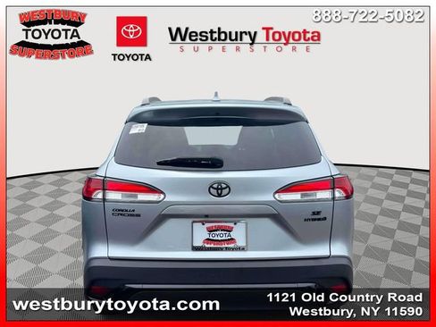 Used 2023 Toyota Corolla Cross AWD Hybrid image 9