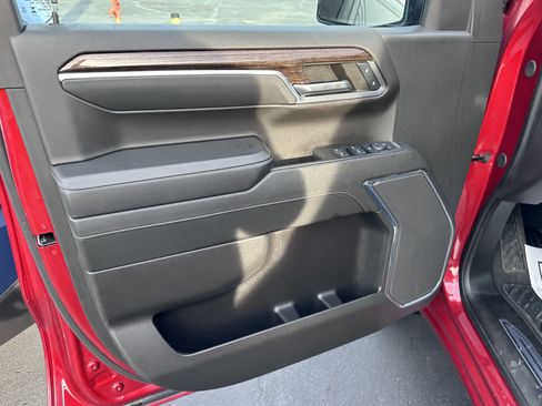 Used 2024 GMC Sierra 1500 Elevation image 13