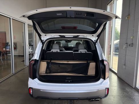 Certified 2025 Kia Telluride EX w/ EX Captain's Chair Package AWD/4WD image 15