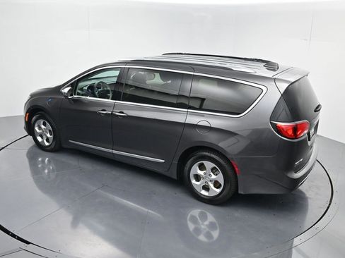 Used 2017 Chrysler Pacifica Platinum image 50