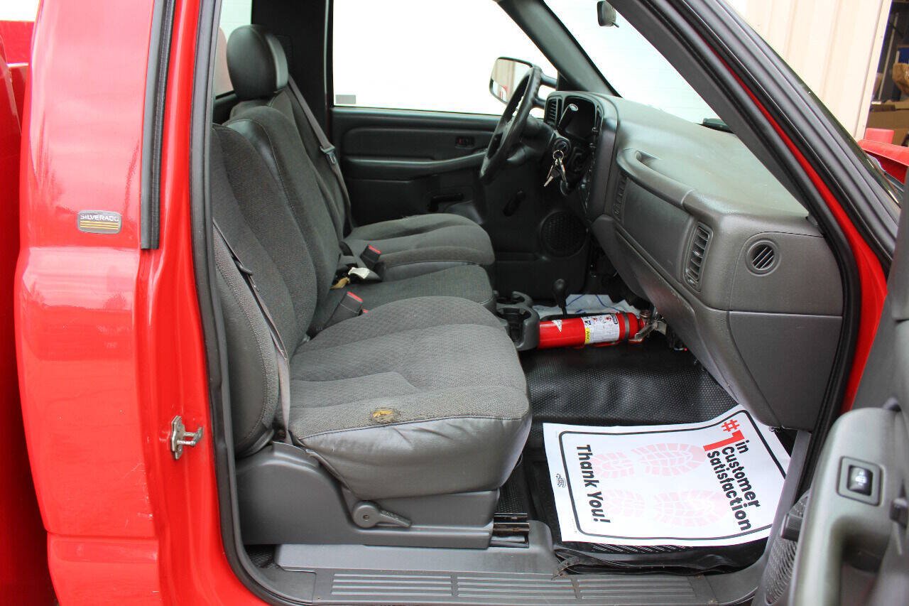 Used 2005 Chevrolet Silverado 3500 4x4 Regular Cab image 18