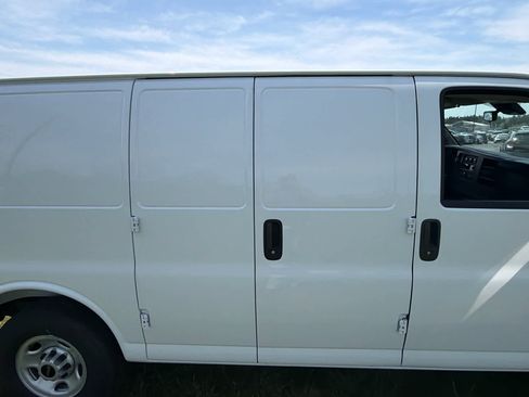 New 2025 GMC Savana 2500 w/ Driver Convenience Package RWD image 15