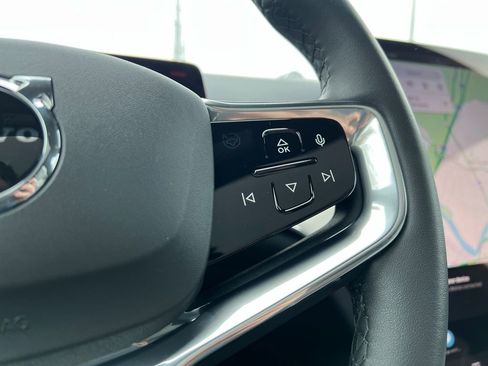 Certified 2025 Volvo EX90 Ultra AWD/4WD image 13