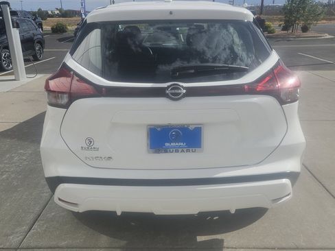 Used 2022 Nissan Kicks S FWD image 6