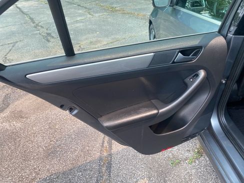 Used 2018 Volkswagen Jetta SE FWD image 20
