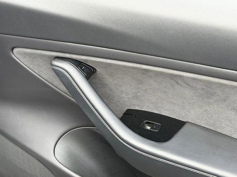 Used 2019 Tesla Model 3 Mid Range RWD image 38