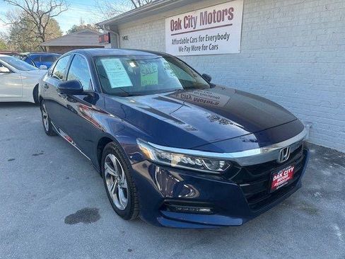 Used 2018 Honda Accord EX image 3