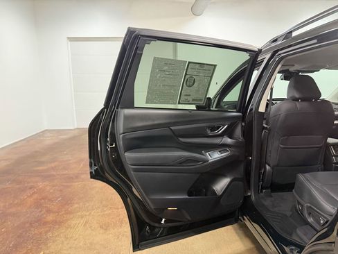 Used 2023 Subaru Ascent Limited AWD/4WD image 39