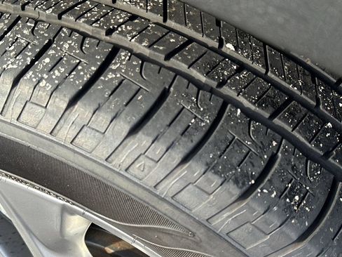 Used 2021 Toyota RAV4 XLE Premium image 10