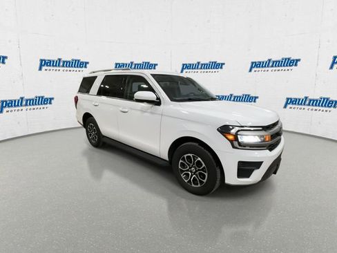 Used 2024 Ford Expedition XLT image 2