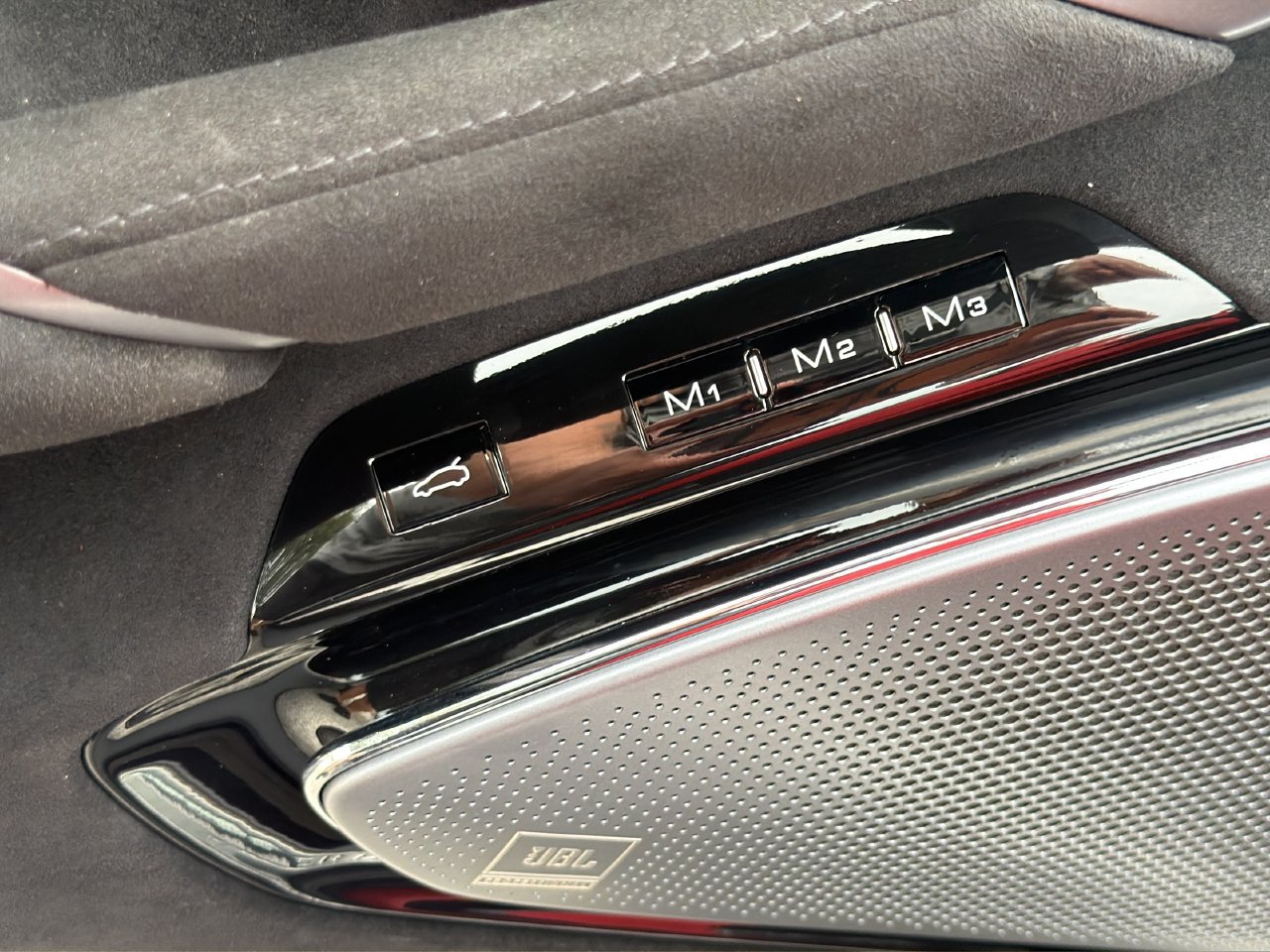 Used 2025 Ferrari Roma Spider RWD image 11