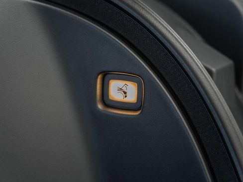 Used 2024 Tesla Cybertruck AWD Crew Cab image 27