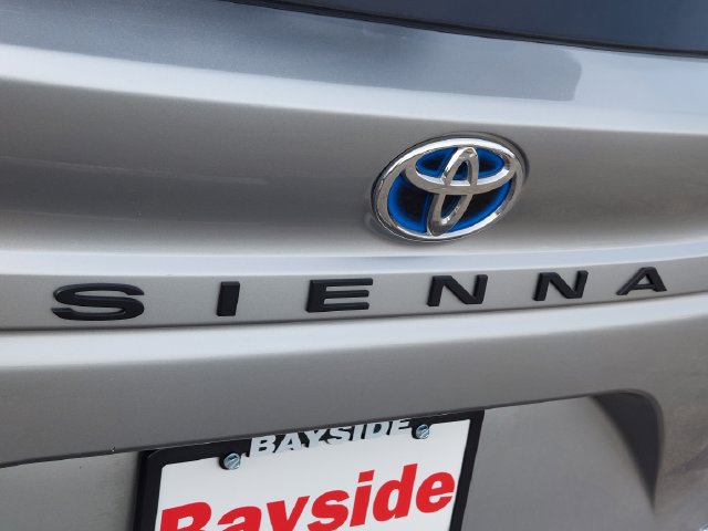 Certified 2023 Toyota Sienna LE FWD image 36
