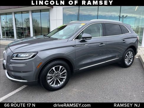 Used 2023 Lincoln Nautilus AWD w/ Premium Package image 2