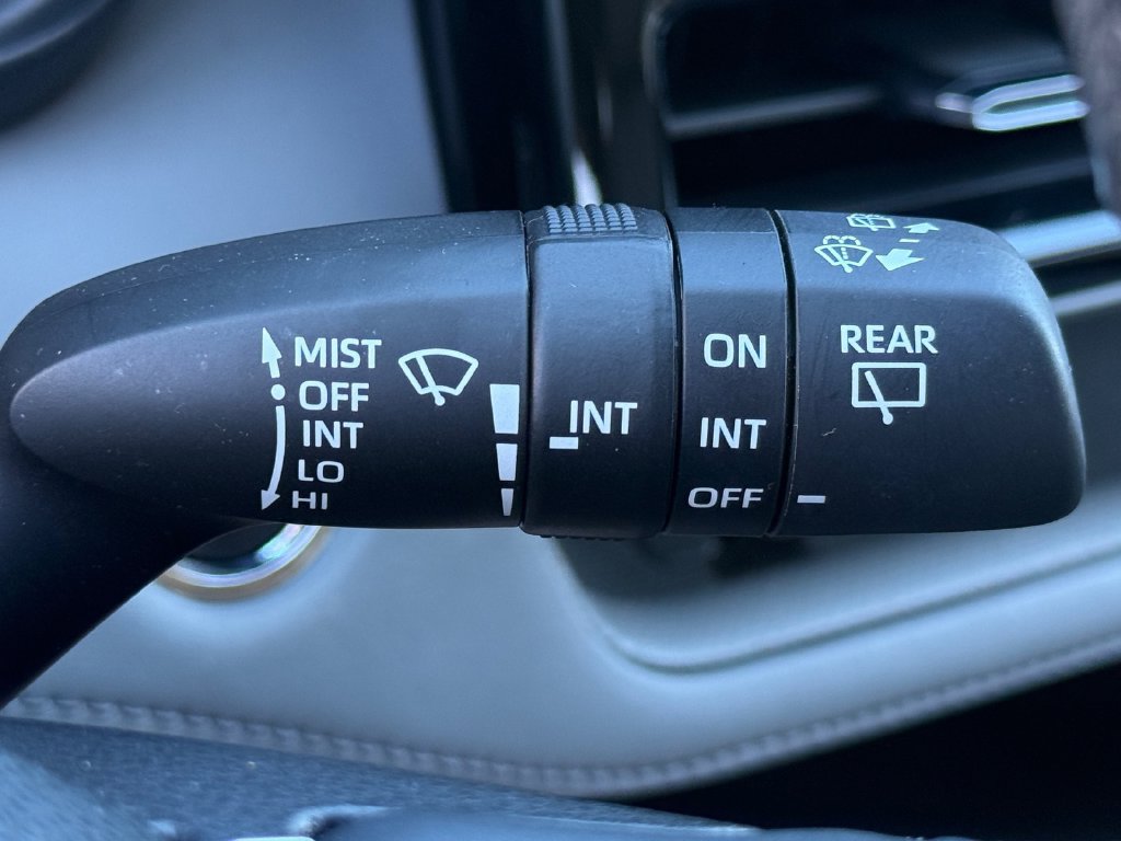 Certified 2022 Toyota Highlander XLE AWD/4WD image 35