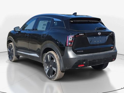 New 2026 Nissan Kicks SR image 7