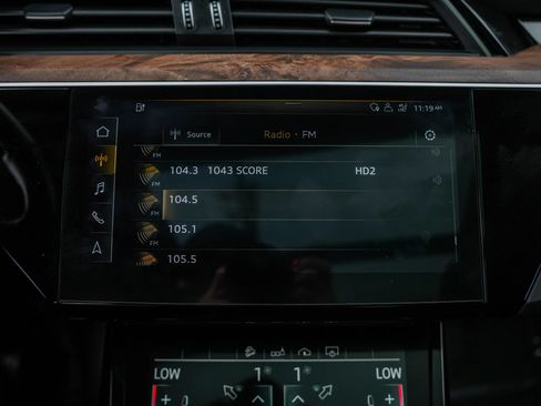 Used 2020 Audi e-tron Premium Plus AWD/4WD image 14
