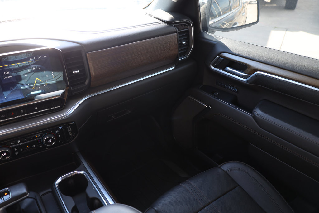 Used 2022 Chevrolet Silverado 1500 High Country w/ High Country Premium Package AWD/4WD image 21