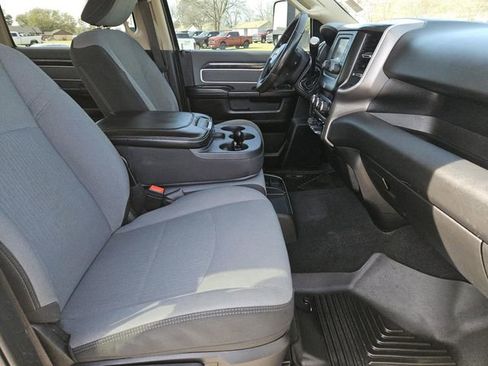 Used 2019 RAM 3500 Big Horn image 32