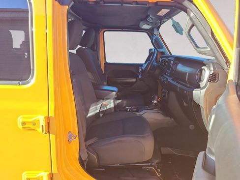 Used 2021 Jeep Wrangler Unlimited Sport image 23