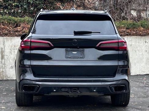 Used 2021 BMW X5 xDrive40i w/ M Sport Package image 4