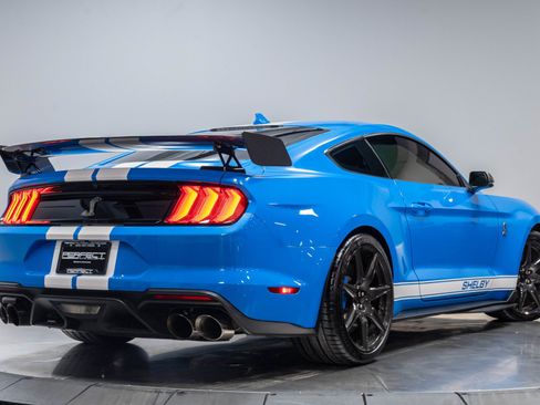 Used 2022 Ford Mustang Shelby GT500 w/ Carbon Fiber Track Pack RWD image 55