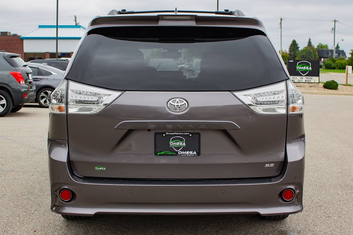 Used 2020 Toyota Sienna SE Premium FWD image 8