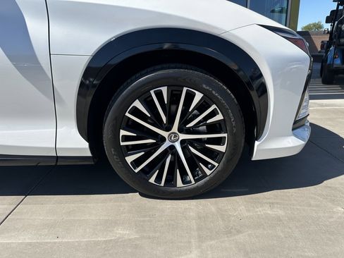 Used 2023 Lexus RZ 450e Premium image 8