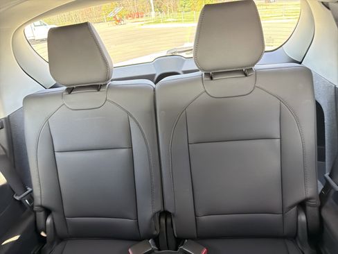 Certified 2017 Acura MDX FWD w/ Technology Package image 32