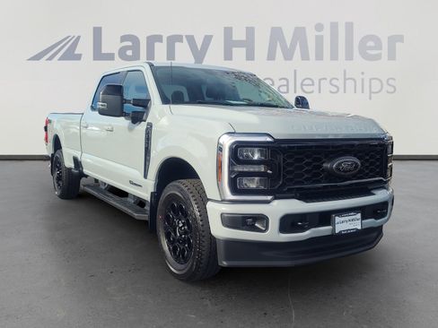 Certified 2025 Ford F350 Lariat w/ Black Appearance Package image 8