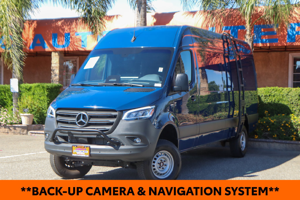 Used 2025 Mercedes-Benz Sprinter 2500 image 4