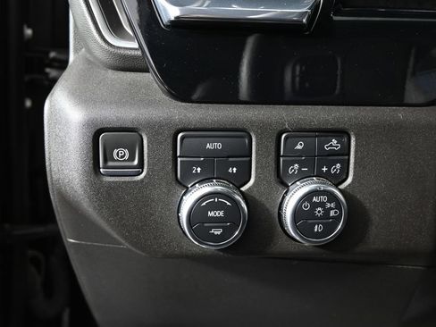 Used 2024 GMC Sierra 1500 SLT AWD/4WD image 23