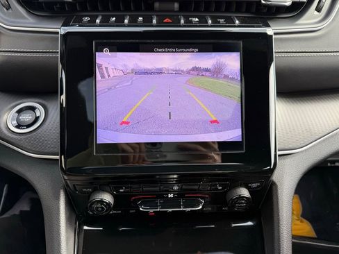 Used 2023 Jeep Grand Cherokee L Laredo image 21