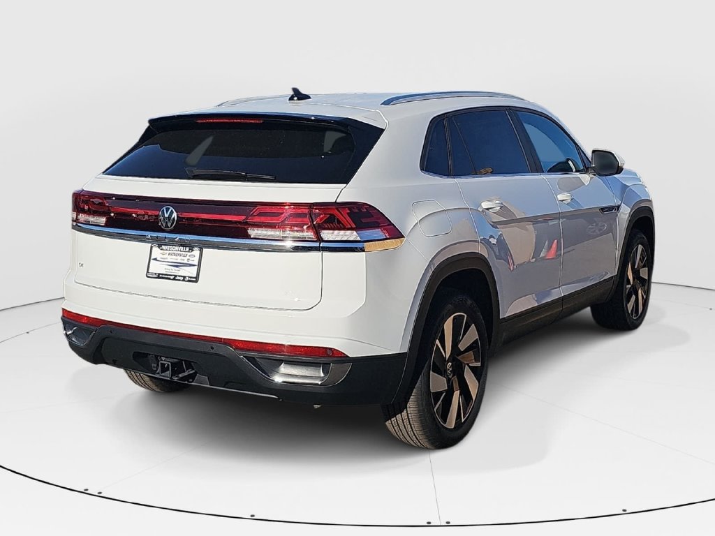 Used 2024 Volkswagen Atlas Cross Sport SE FWD image 3