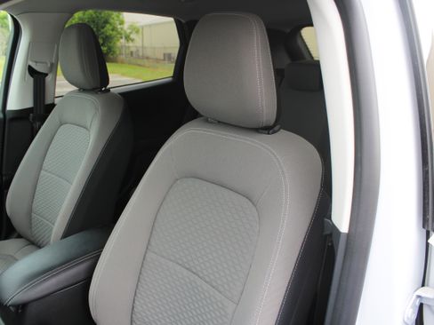 Used 2022 Ford Escape SE image 19