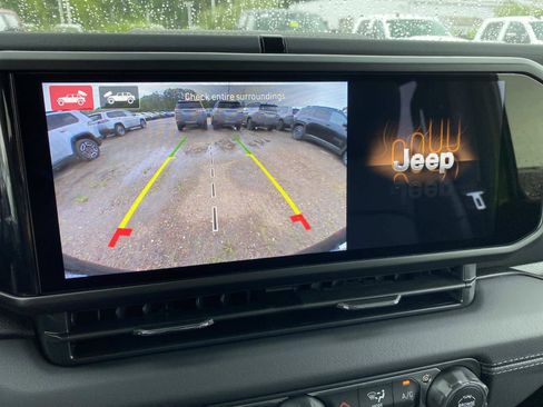 New 2026 Jeep Wrangler Unlimited Sahara w/ Whitecap Package AWD/4WD image 13