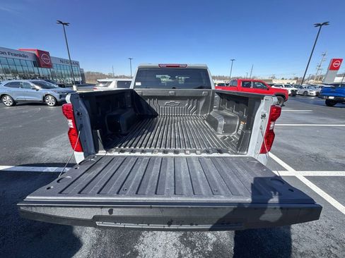 Used 2024 Chevrolet Silverado 1500 LT AWD/4WD image 23
