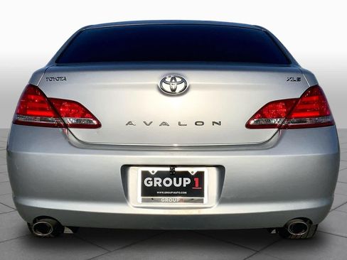 Used 2006 Toyota Avalon XLS FWD image 2