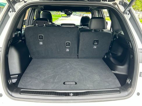 Certified 2024 Jeep Grand Cherokee Limited w/ Black Appearance Package image 30