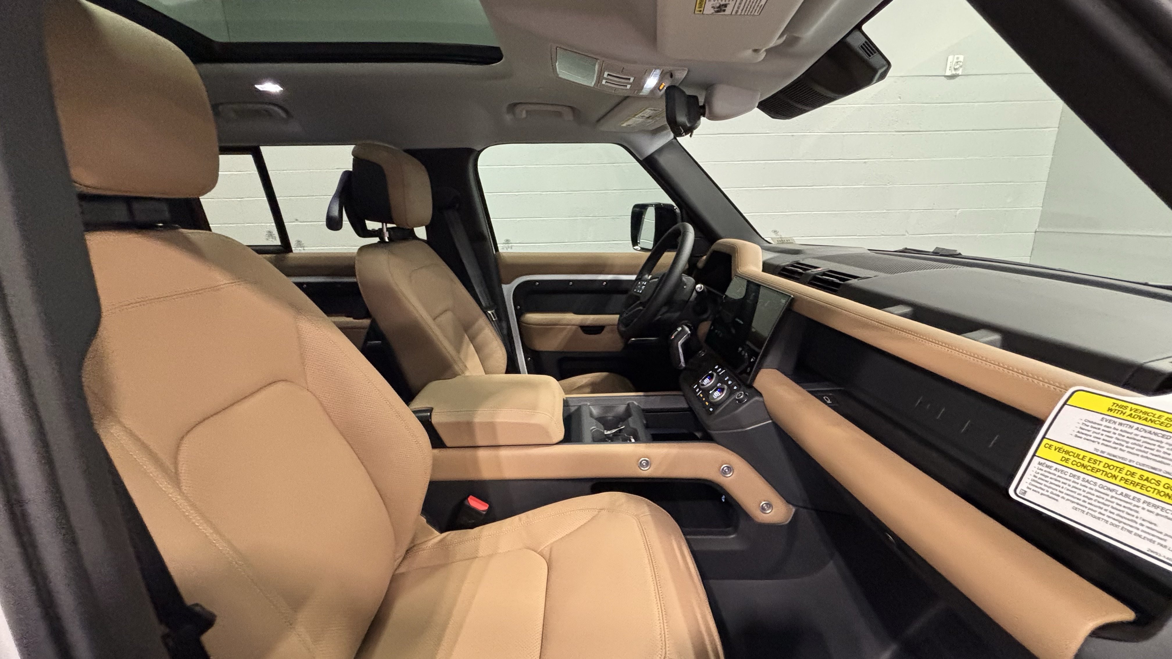 New 2026 Land Rover Defender 110 X-Dynamic SE AWD/4WD image 14