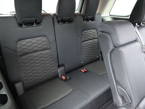 Used 2025 Nissan Pathfinder SV FWD image 22
