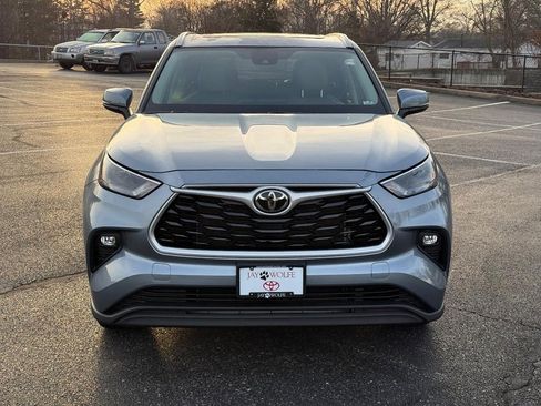 Used 2022 Toyota Highlander XLE image 12
