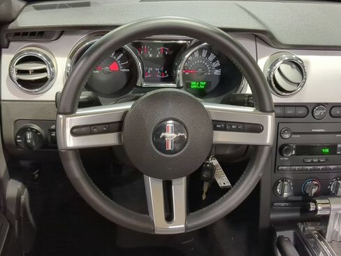 Used 2006 Ford Mustang GT RWD image 2