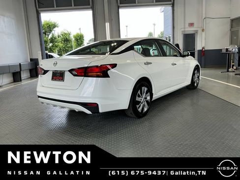 Used 2022 Nissan Altima 2.5 S FWD image 19