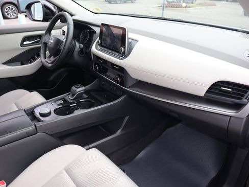 Certified 2025 Nissan Rogue SV AWD/4WD image 22