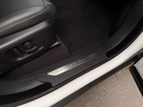 Used 2024 Land Rover Range Rover Velar S image 22