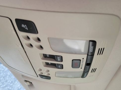 Used 2010 Lexus IS 250 w/ Preferred Accessory Package RWD image 32