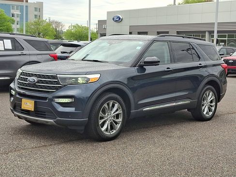 Certified 2023 Ford Explorer XLT w/ Equipment Group 202A AWD/4WD image 5