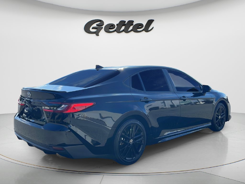 Used 2025 Toyota Camry SE FWD image 5
